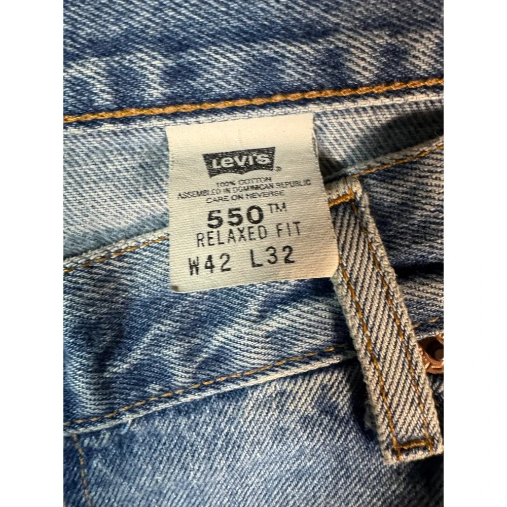 Levi's 550 Relaxed Fit Size 42x32 Light Wash Denim Blue Jeans 0301 Vintage